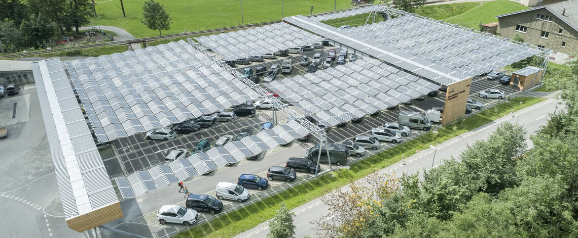 世界上首座可伸缩太阳能屋顶采用 DOPAG 分配系统进行粘接